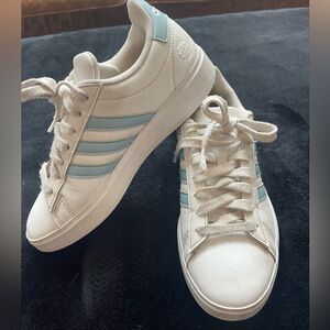 Adidas Grand Court 2.0 white and blue leather sneakers, size 6 1/2‎